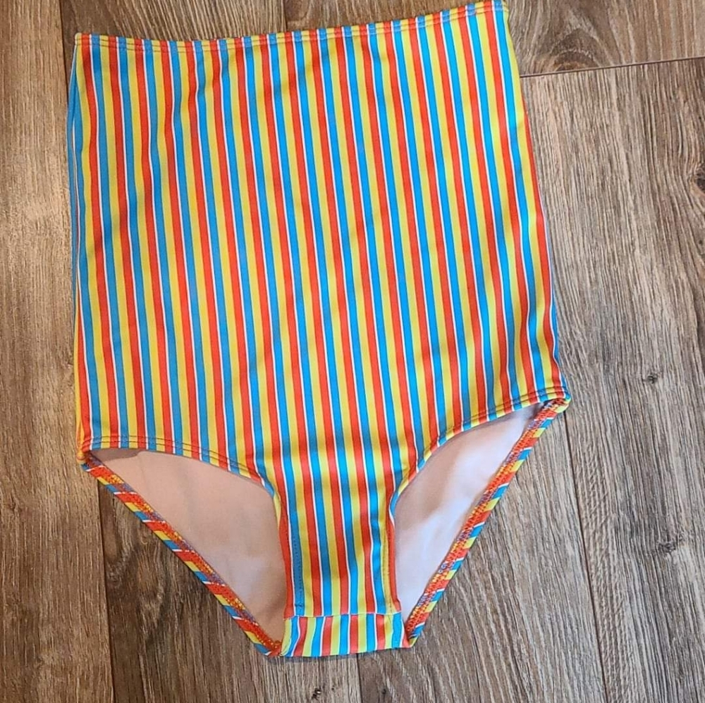 Kortni Jeane mini